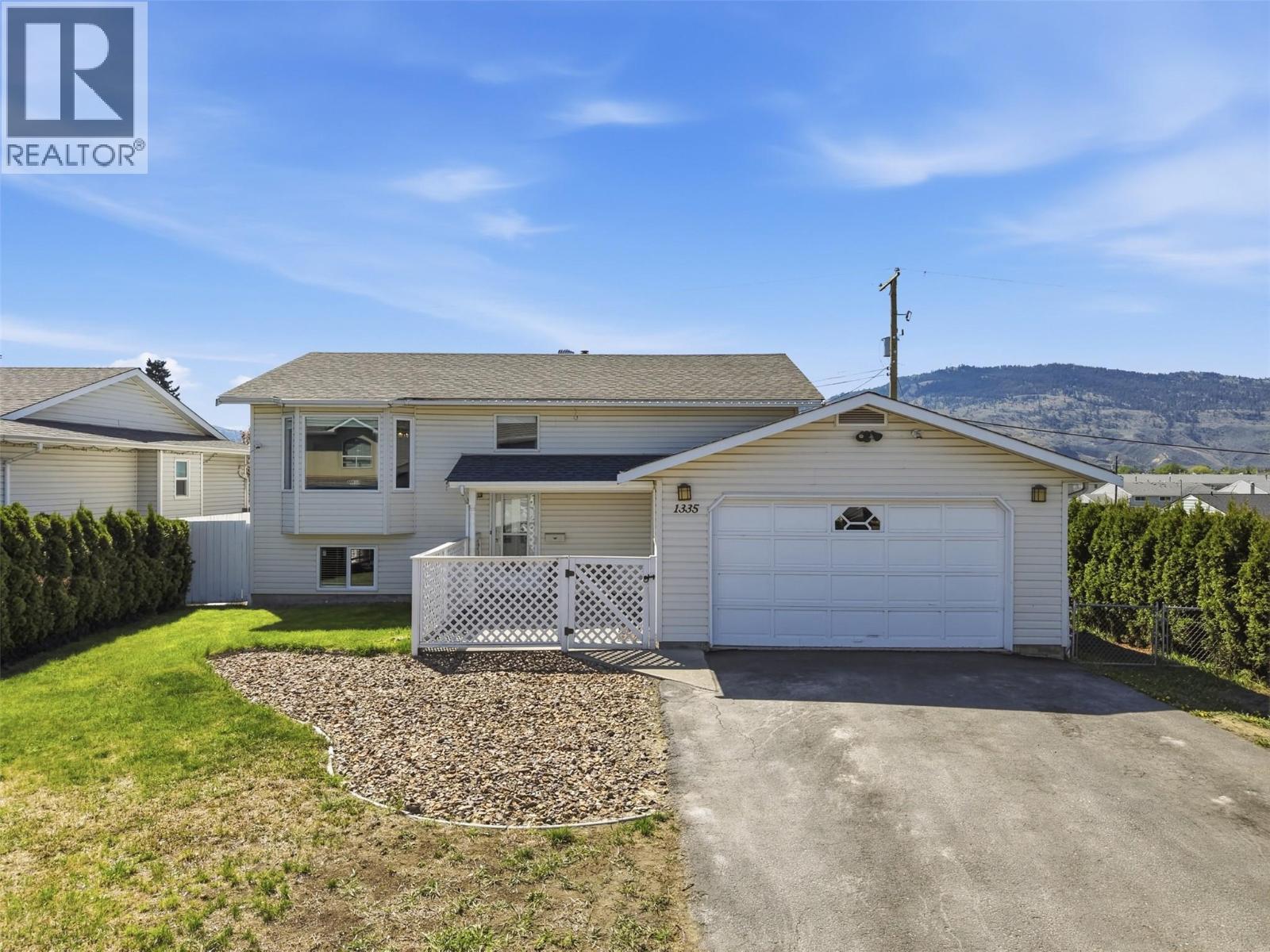 MLS® listing #29711095 for sale located at 1335 LETHBRIDGE Avenue