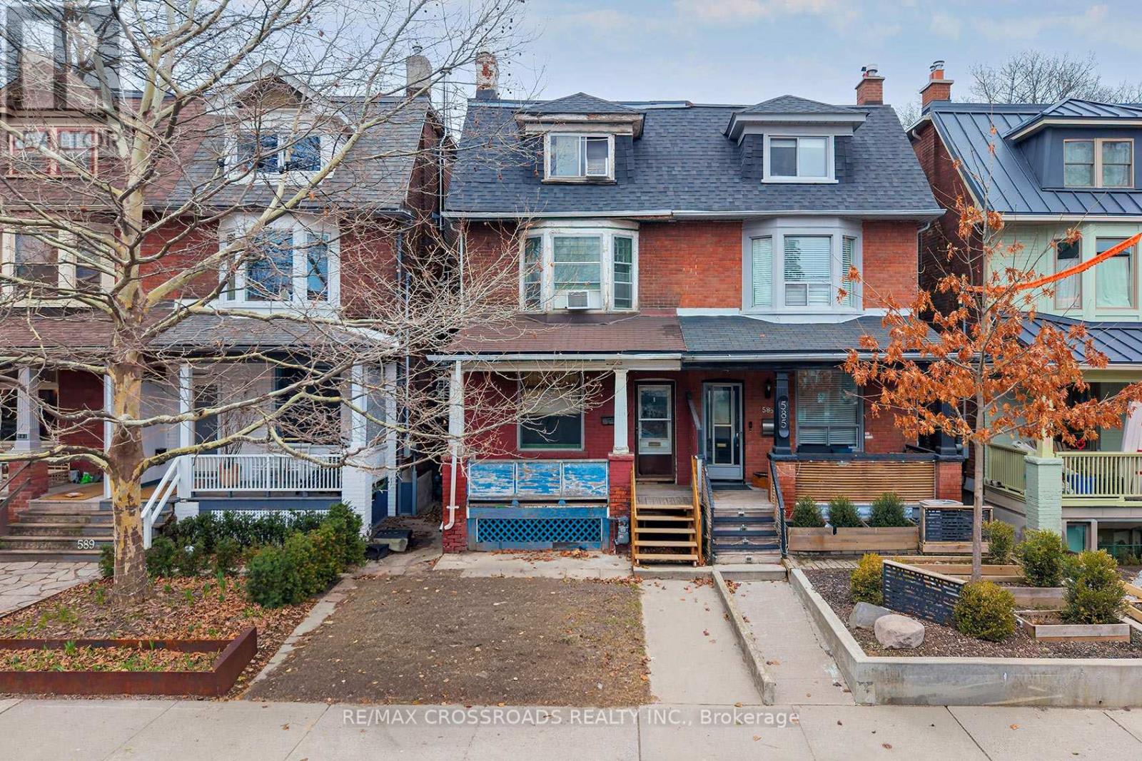 MLS® listing #29711421 for sale located at 587 PALMERSTON AVENUE
