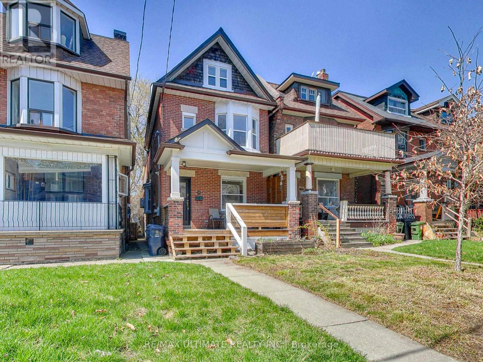 MLS® listing #29713481 for sale located at 24 PAULINE AVENUE