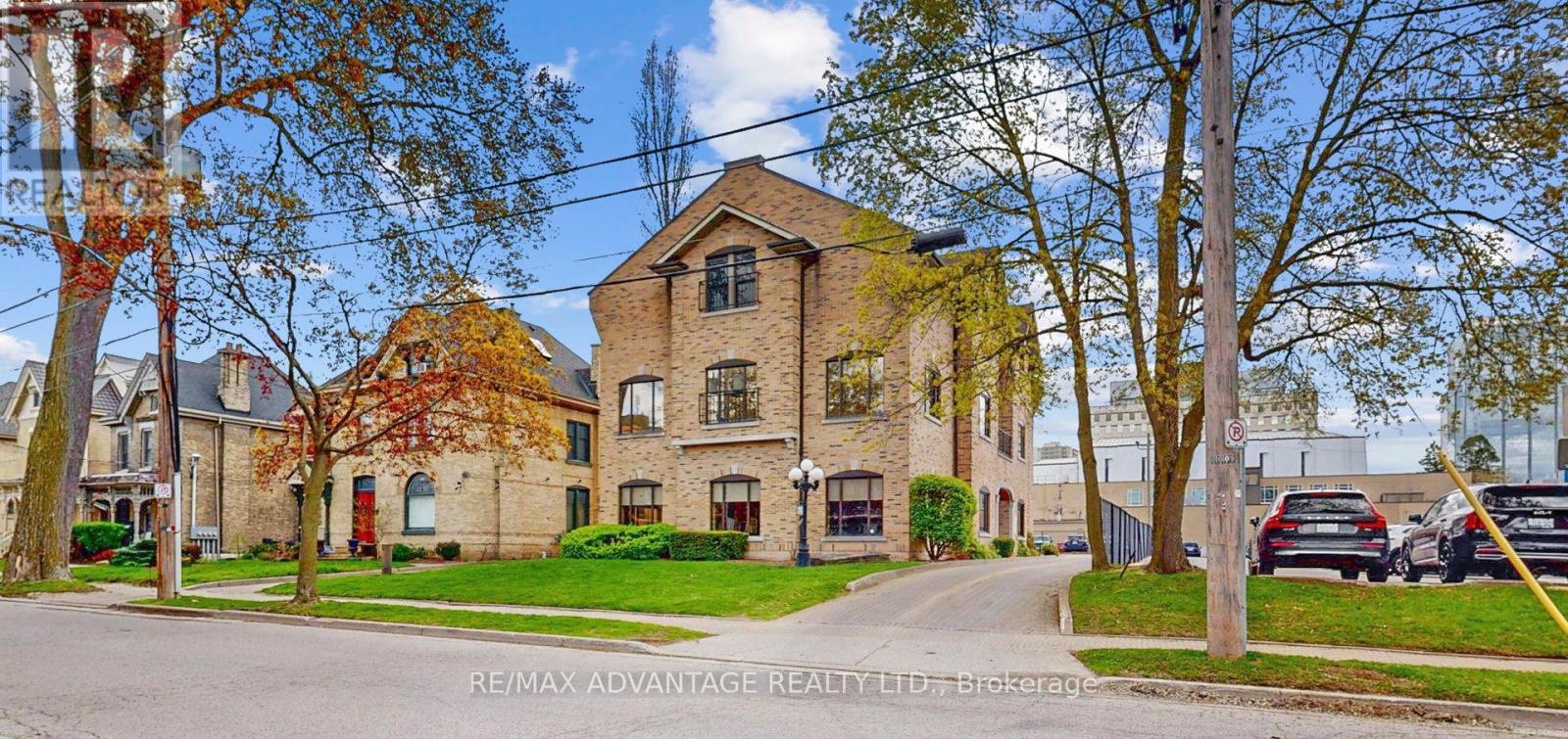MLS® listing #29714058 for sale located at 2 - 295 WOLFE STREET