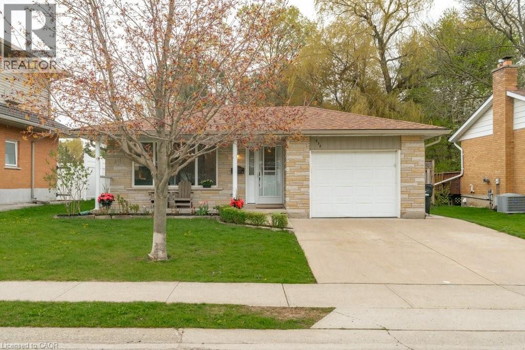 MLS® listing #29714136 for sale located at 638 GLEN FORREST Boulevard