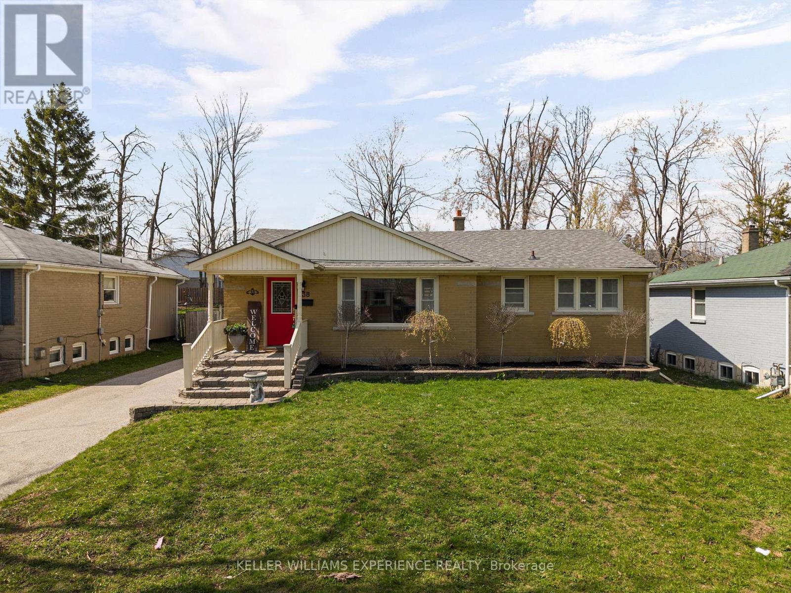 MLS® listing #29714565 for sale located at 38 NORTH STREET W