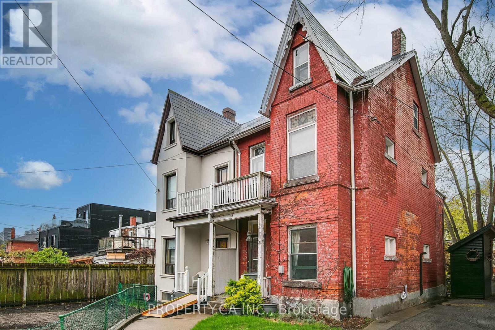 MLS® listing #29714810 for sale located at 5 MACKENZIE CRESCENT