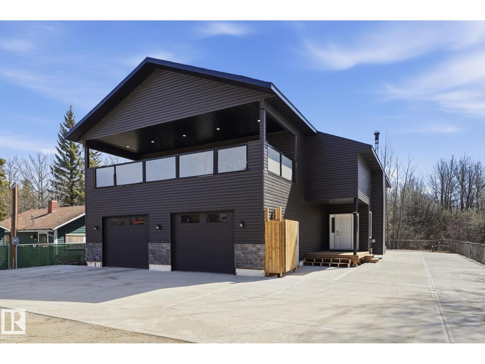 MLS® listing #29715237 for sale located at 213 2 AV