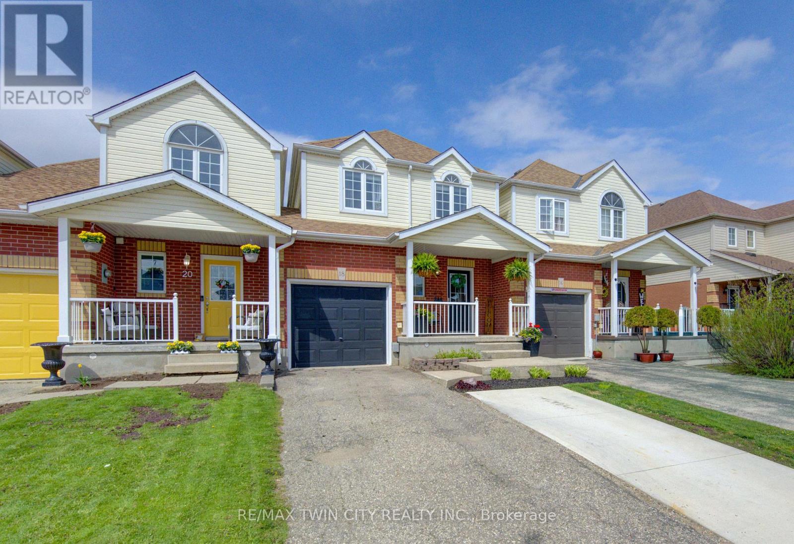 MLS® listing #29715302 for sale located at 18 CARRIAGE HILL TRAIL