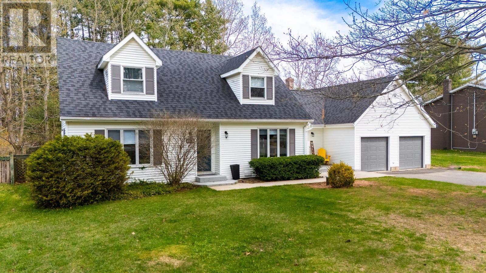 MLS® listing #29715361 for sale located at 1558 Meghan Drive Drive