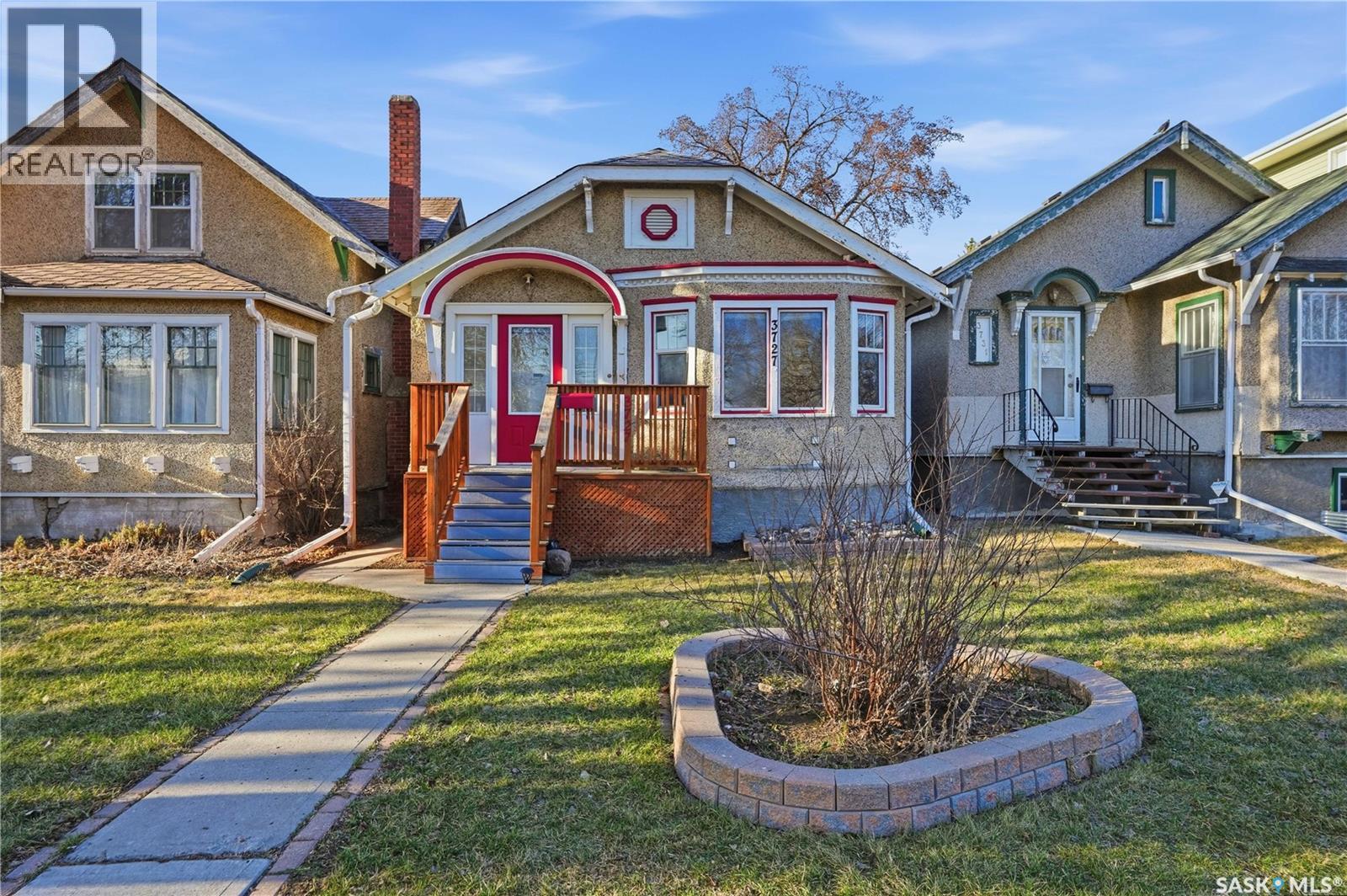 MLS® listing #29716117 for sale located at 3727 VICTORIA AVENUE