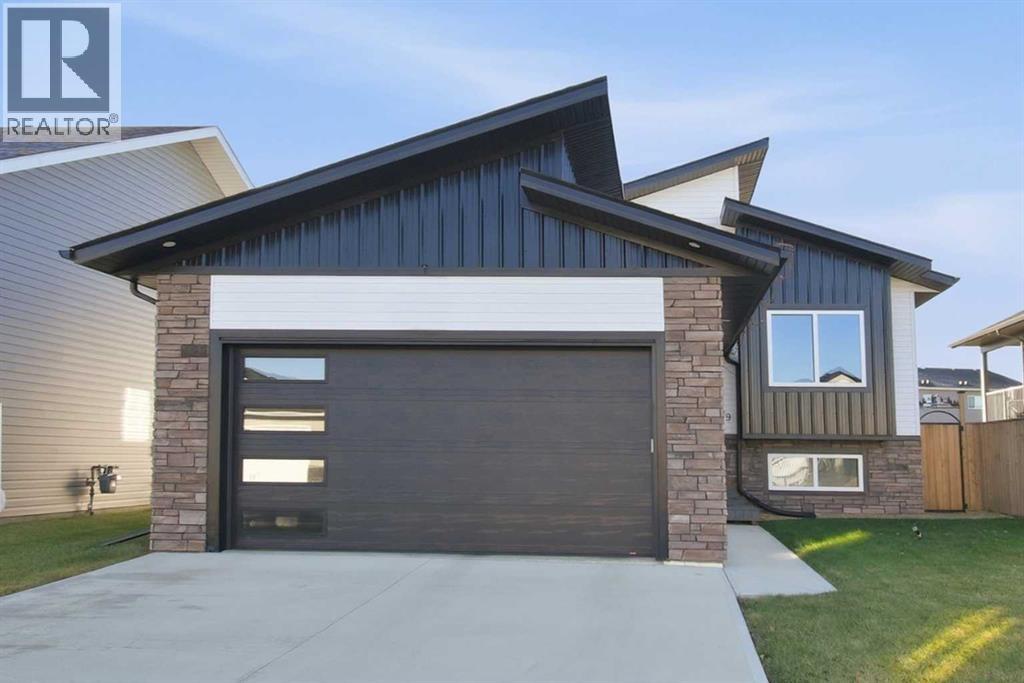 MLS® listing #29717585 for sale located at 69 Mackenzie Avenue