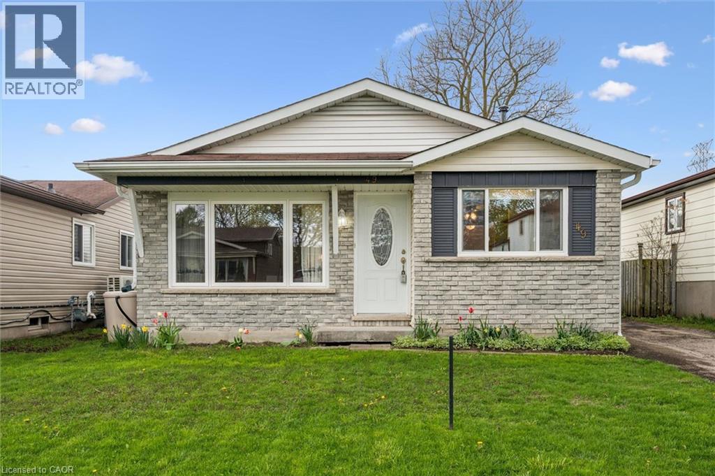 MLS® listing #29718125 for sale located at 49 BROKEN OAK Crescent