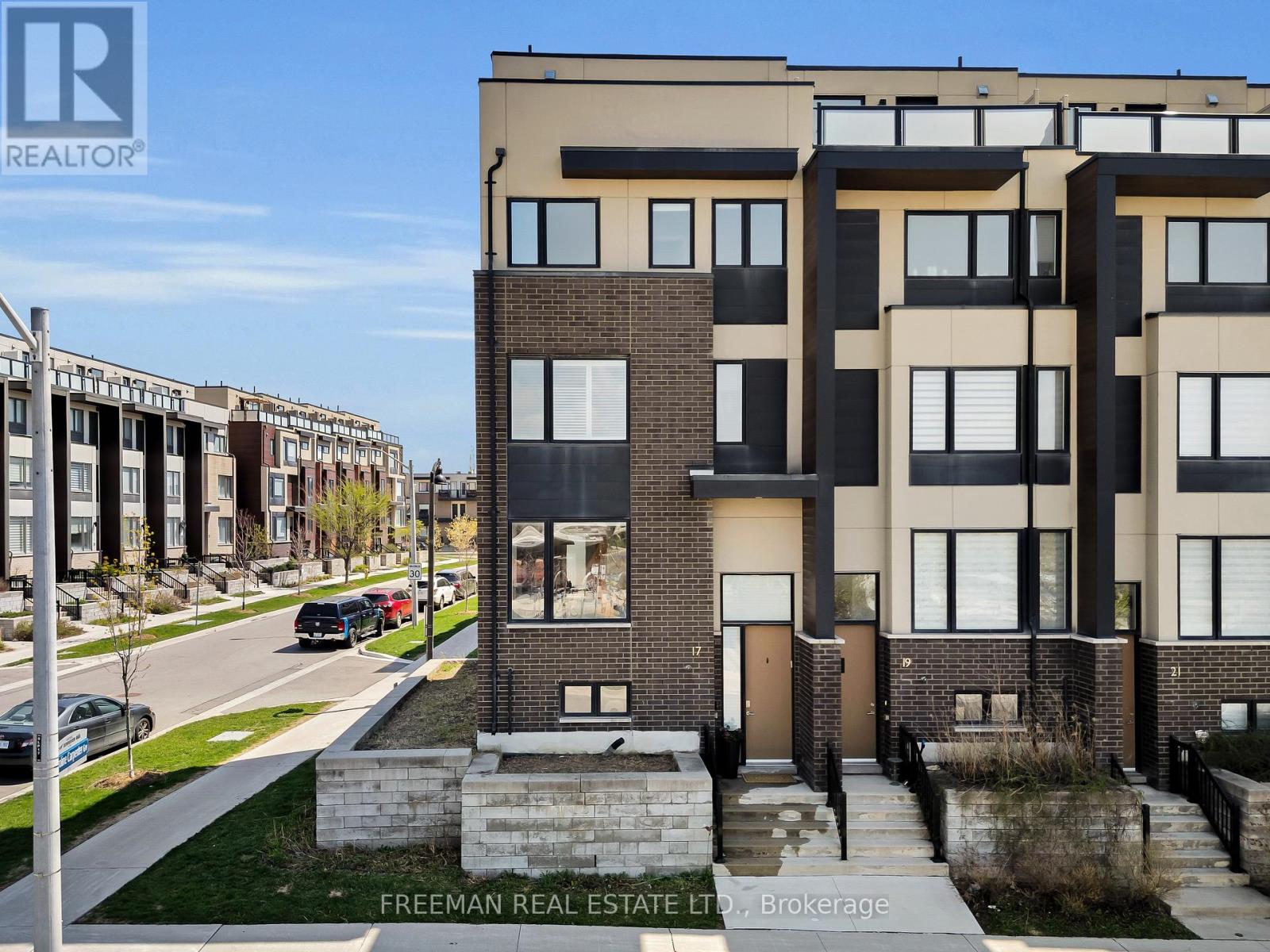 MLS® listing #29718634 for sale located at 17 LOCUST LODGE GARDENS