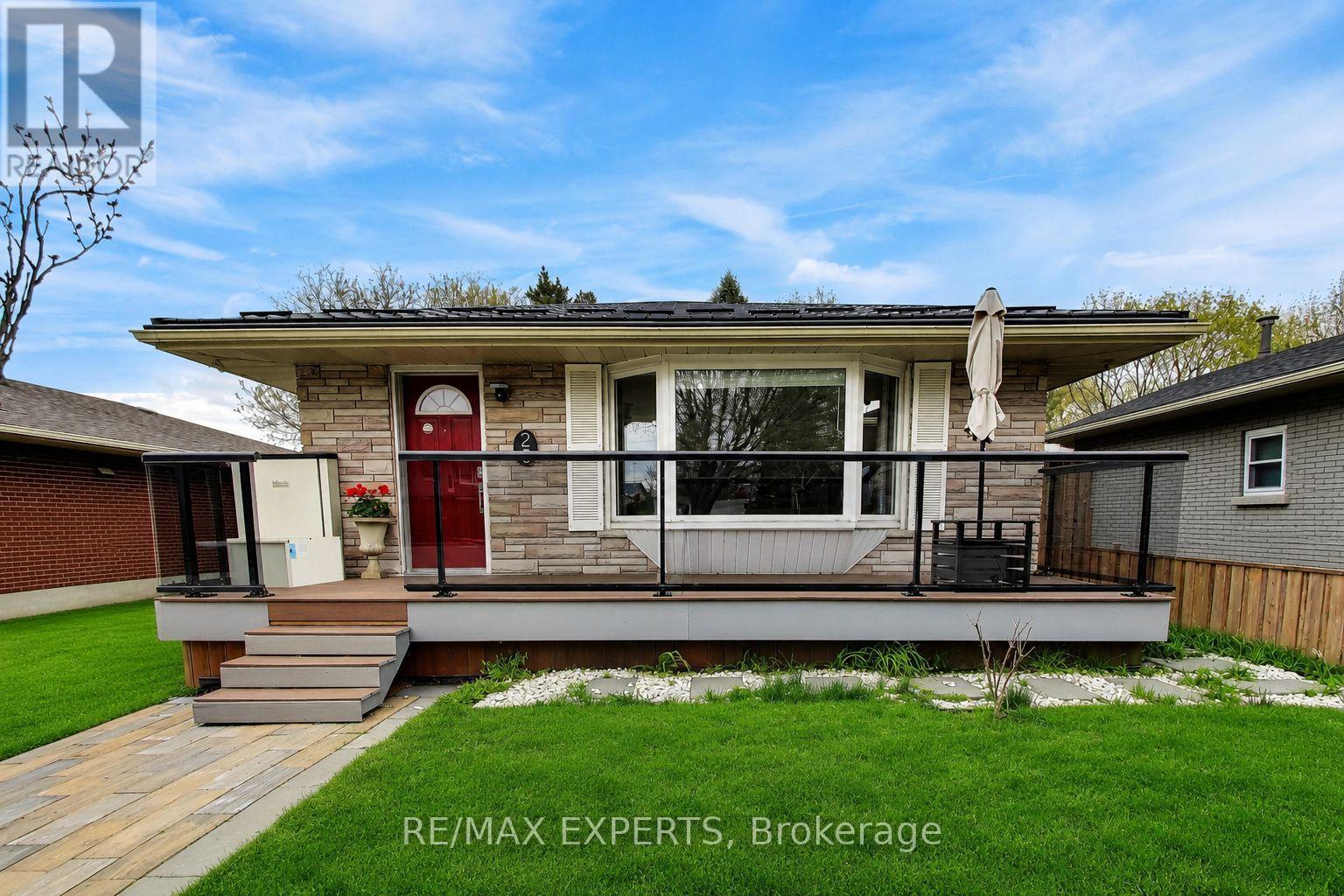 MLS® listing #29718658 for sale located at 26 PINEDALE DRIVE
