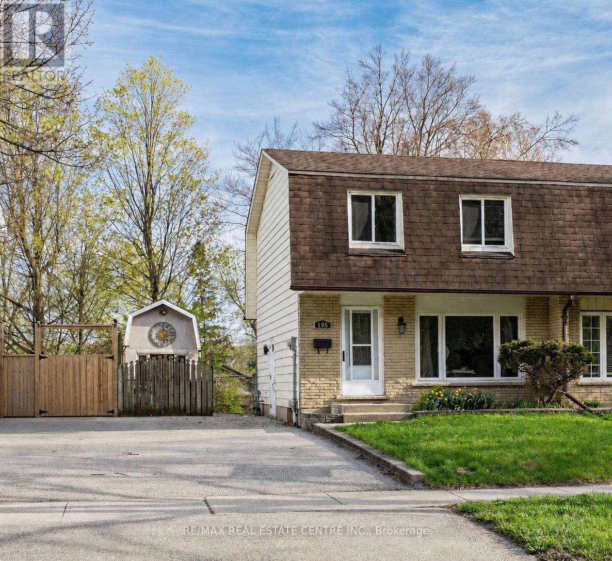 MLS® listing #29719964 for sale located at 195 OLD CARRIAGE DRIVE