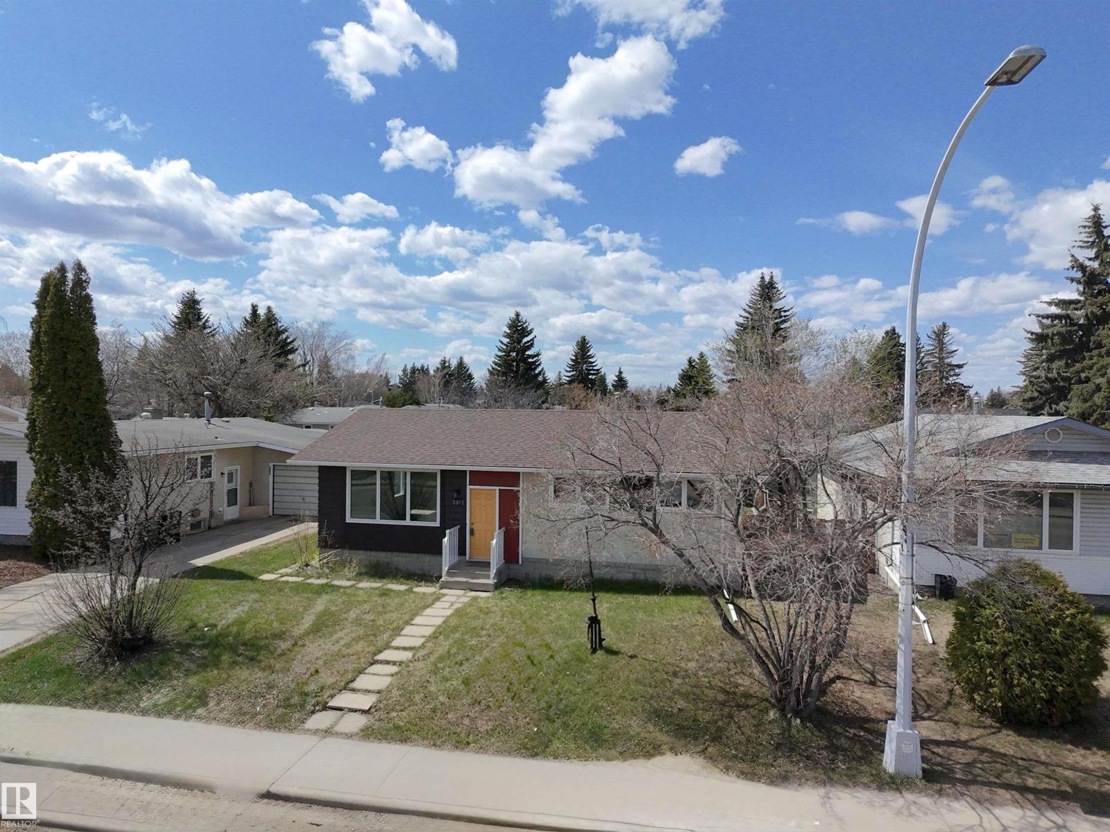 MLS® listing #29720346 for sale located at 3912 108 ST NW