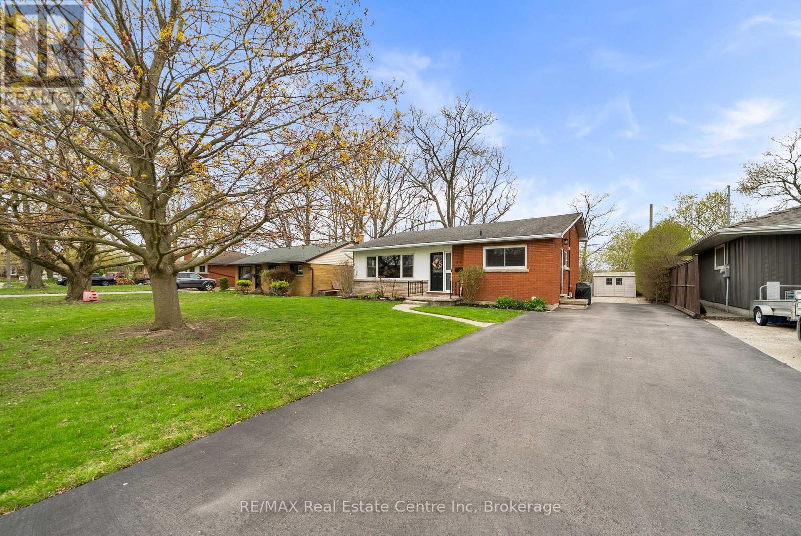 MLS® listing #29720442 for sale located at 54 HIGHMAN AVENUE