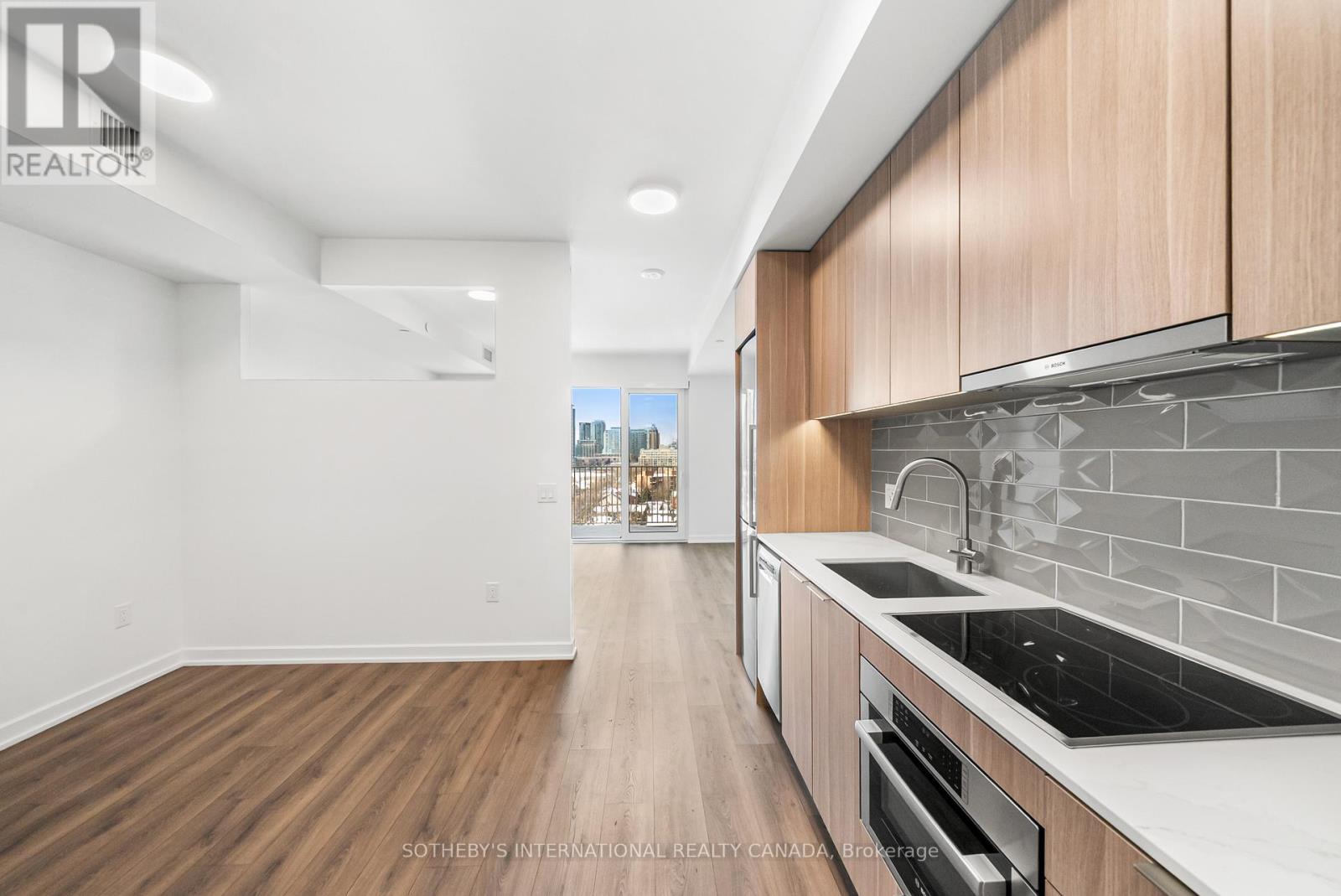 MLS® listing #29721286 for sale located at 1413 - 88 BATHURST STREET