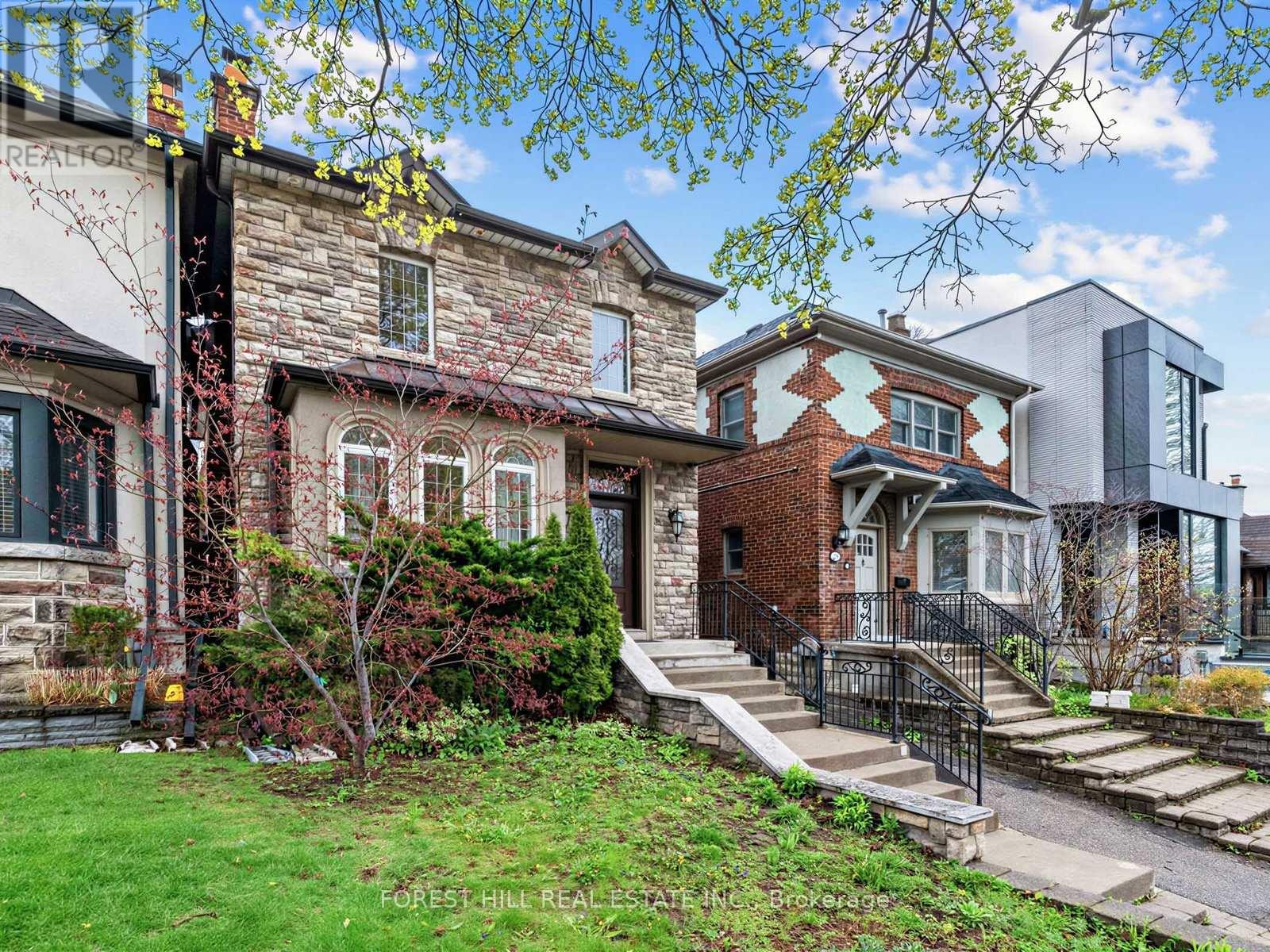 MLS® listing #29721292 for sale located at 31 LATIMER AVENUE