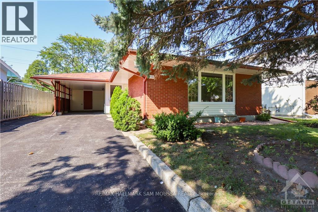 MLS® listing #29721596 for sale located at 761 GARNER AVENUE