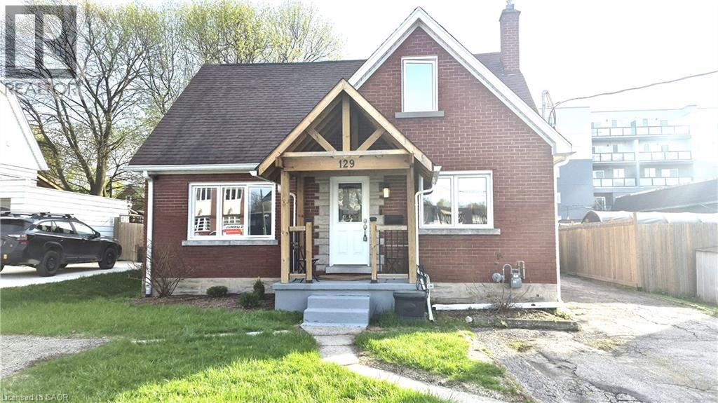 MLS® listing #29721743 for sale located at 129 MOORE Avenue S