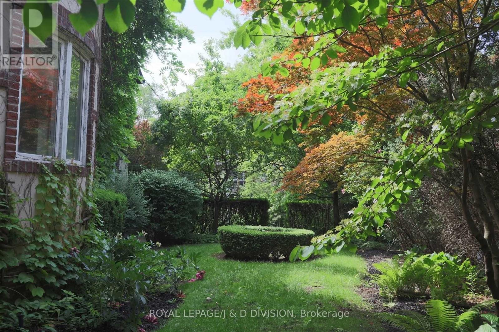 MLS® listing #29721968 for sale located at 76/78 POPLAR PLAINS CRESCENT