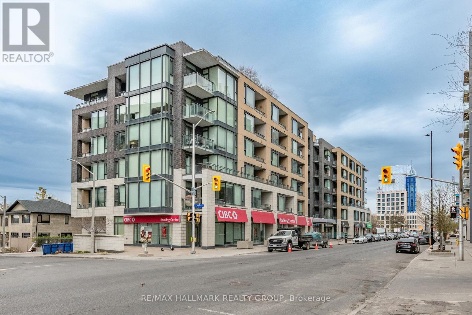 MLS® listing #29721976 for sale located at 319 - 101 RICHMOND ROAD