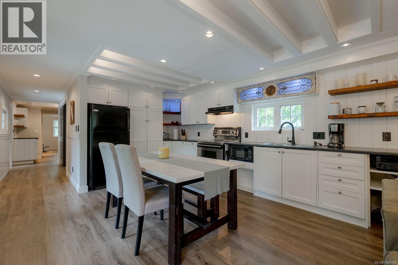 MLS® listing #29722594 for sale located at 25 10325 Lakeshore Rd