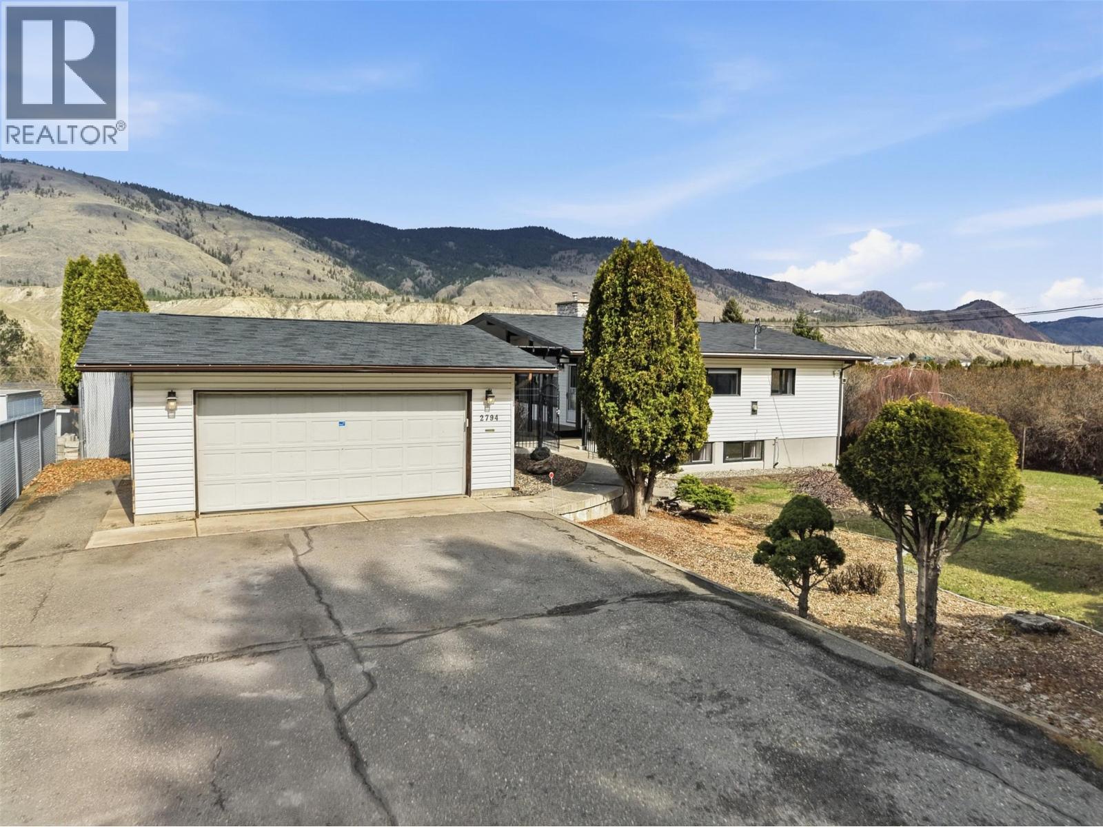 MLS® listing #29723355 for sale located at 2794 Sunset Drive