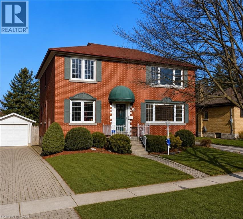MLS® listing #29723770 for sale located at 92 PATTANDON Avenue Unit# B