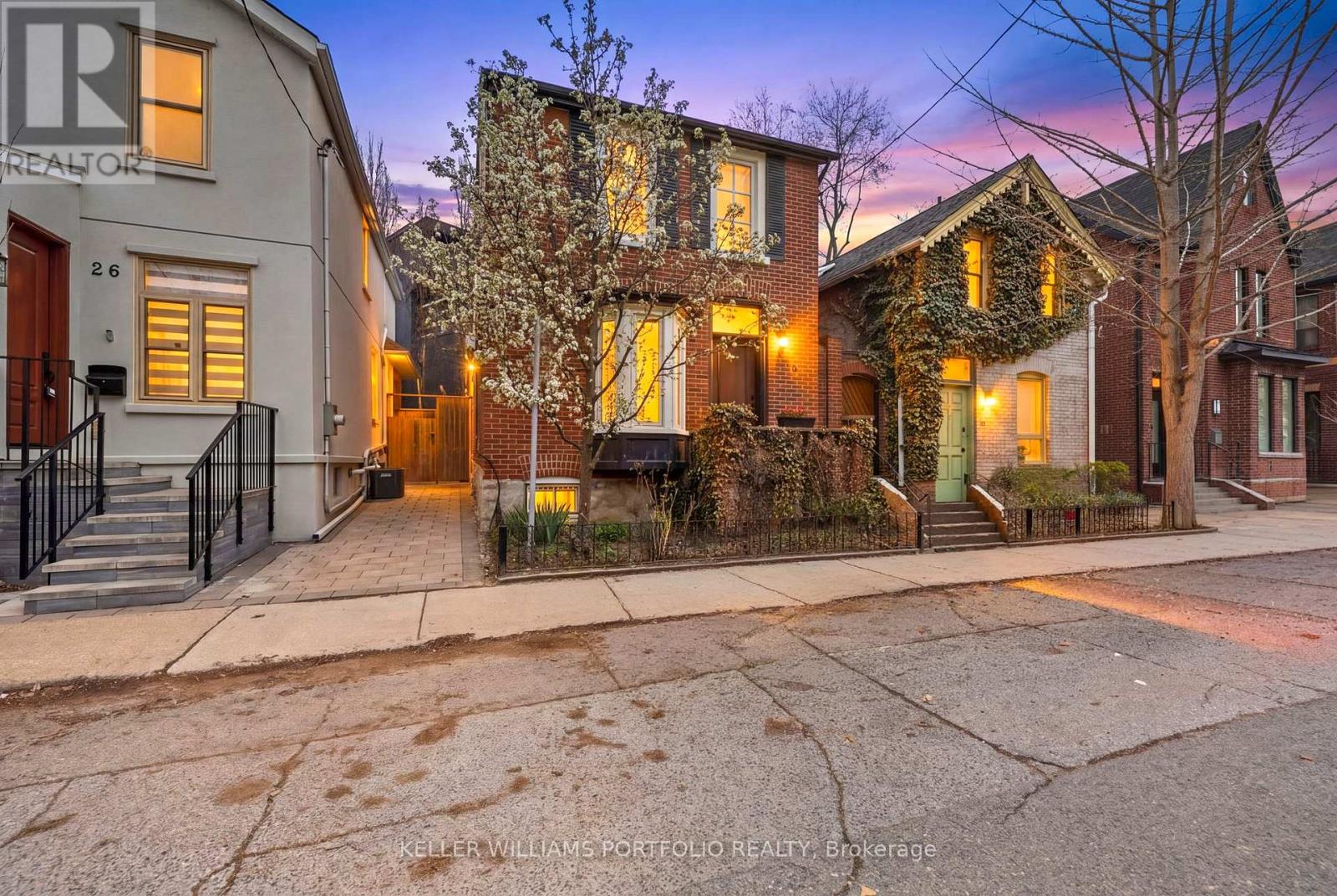 MLS® listing #29723908 for sale located at 24 BISHOP STREET
