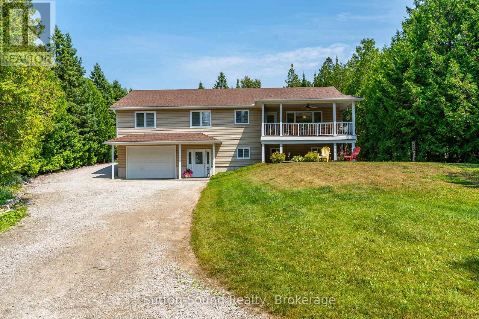 MLS® listing #29724134 for sale located at 1215 SUNSET DRIVE