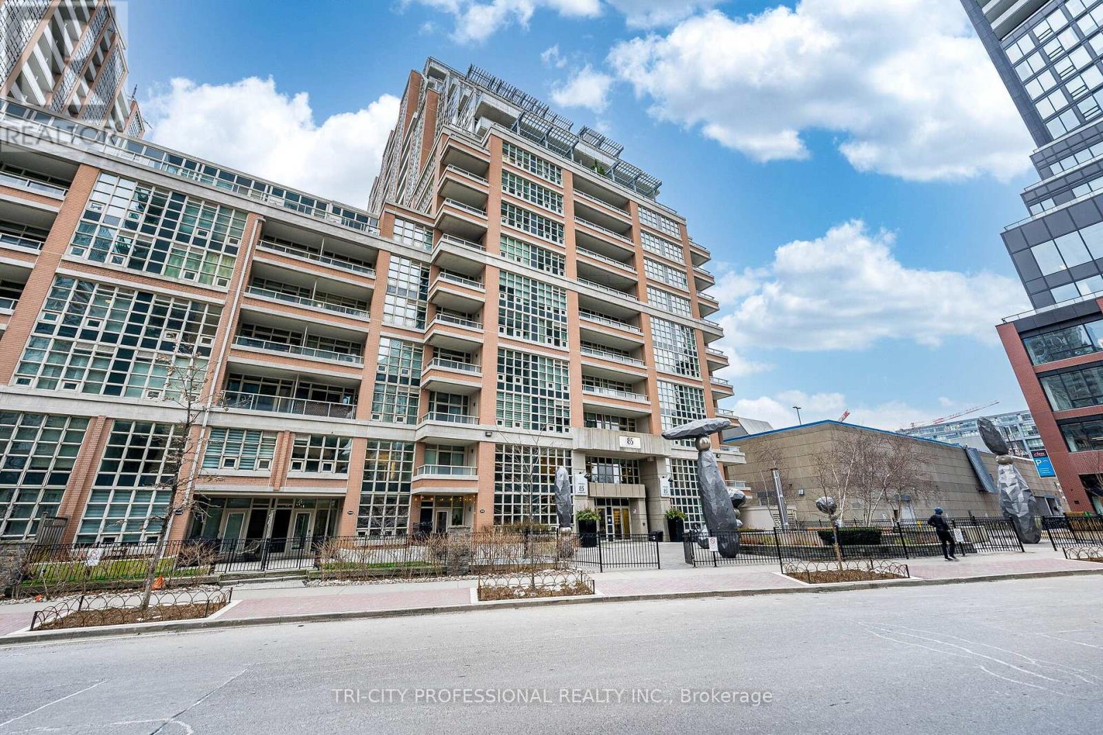 MLS® listing #29725589 for sale located at 1713 - 85 E LIBERTY STREET