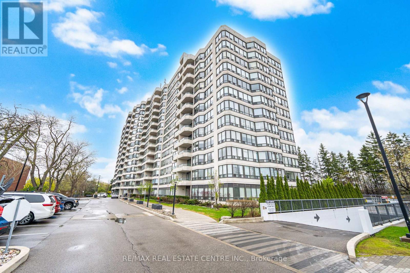 MLS® listing #29727442 for sale located at 1414 - 8501 BAYVIEW AVENUE