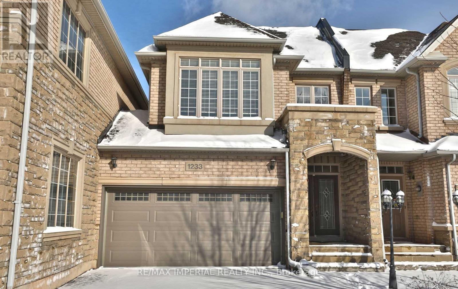 MLS® listing #29727447 for sale located at 1233 AGRAM DRIVE