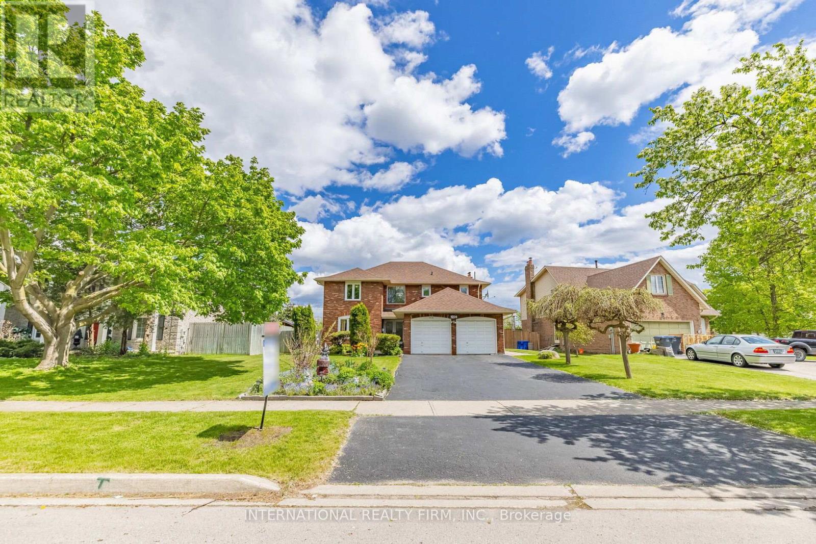 MLS® listing #29727614 for sale located at 1236 FLEET STREET