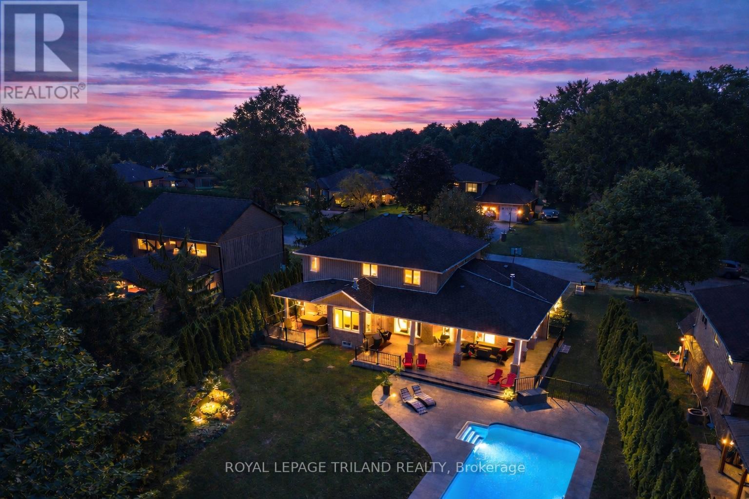MLS® listing #29727639 for sale located at 40010 SHADY LANE CRESCENT