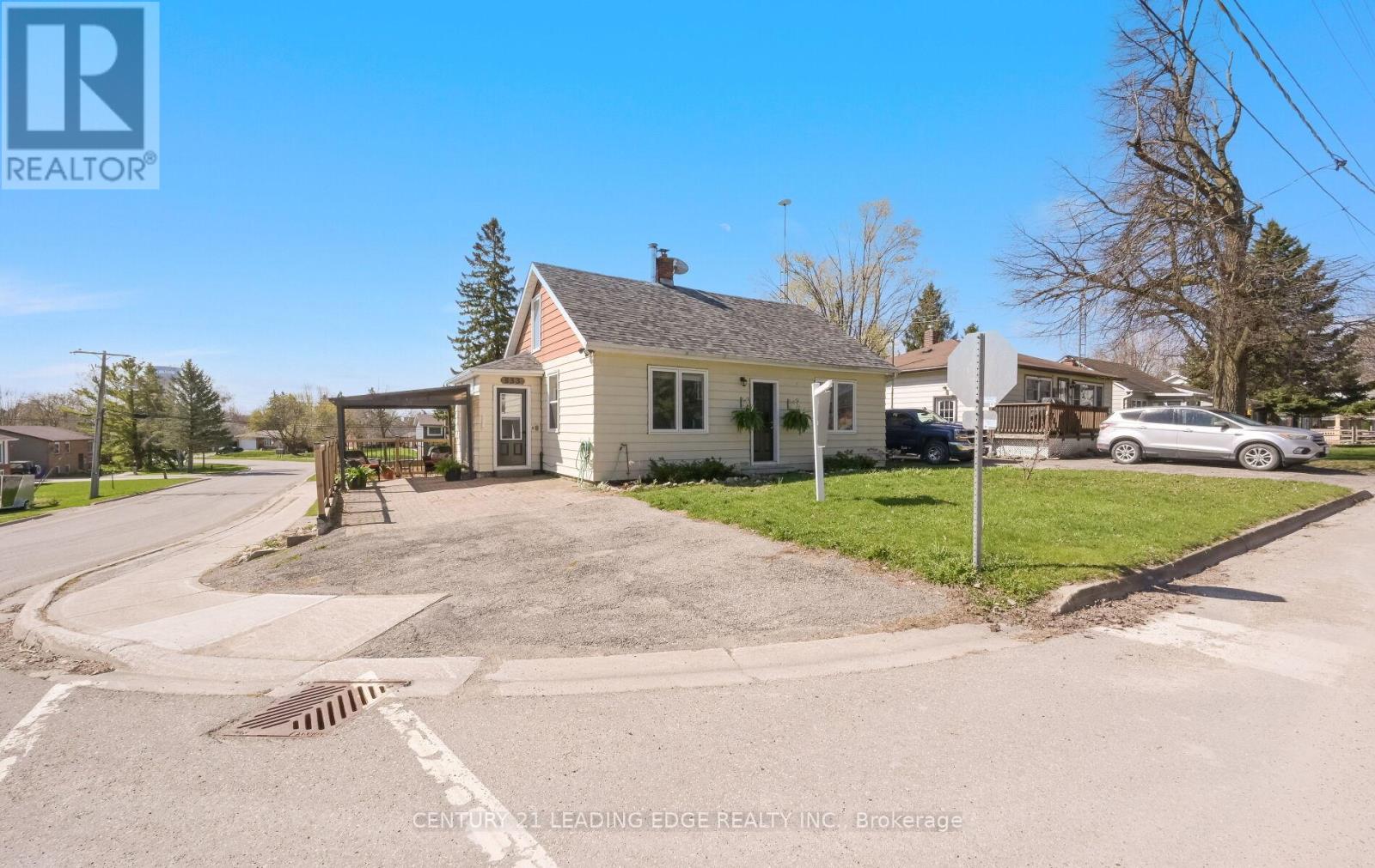 MLS® listing #29727660 for sale located at 333 ANDREW STREET