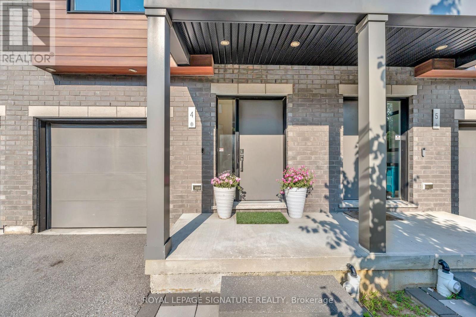 MLS® listing #29727809 for sale located at 4 - 107 CONCESSION STREET