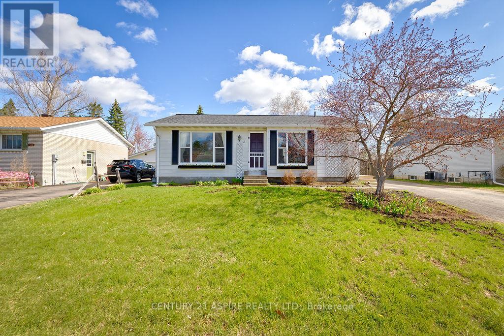 MLS® listing #29727912 for sale located at 62 HERMAN STREET
