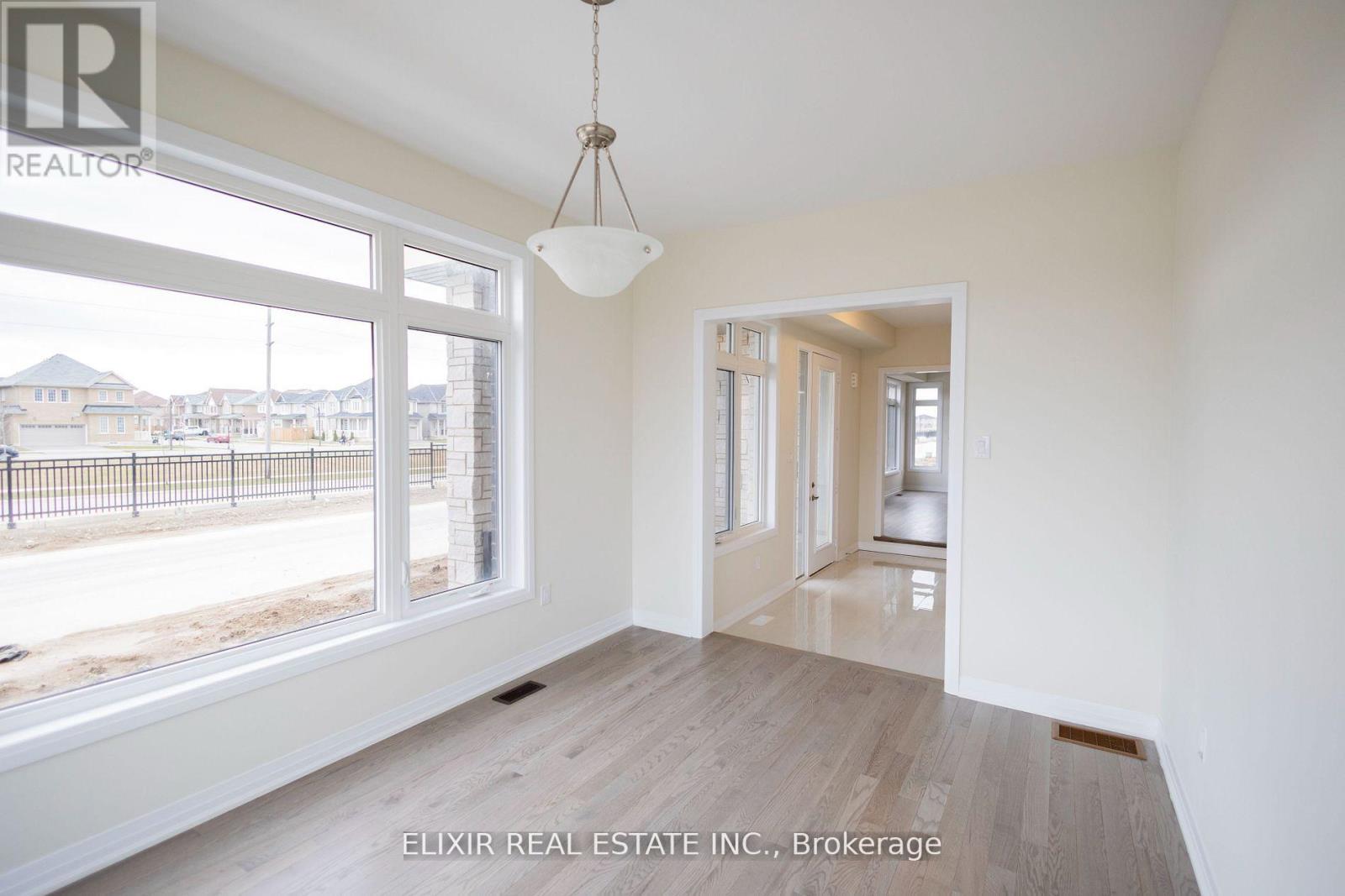 MLS® listing #29728876 for sale located at 20 MOLNAR CRESCENT