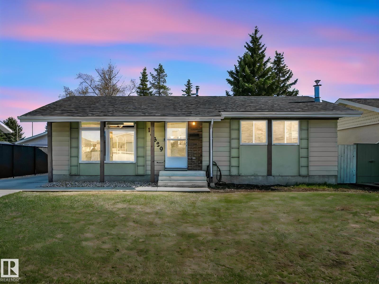 MLS® listing #29728928 for sale located at 10629 167A AV NW