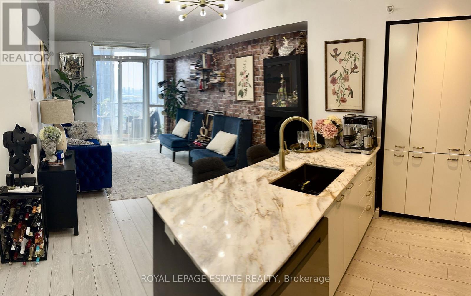 MLS® listing #29729243 for sale located at 2805 - 5 VALHALLA INN ROAD