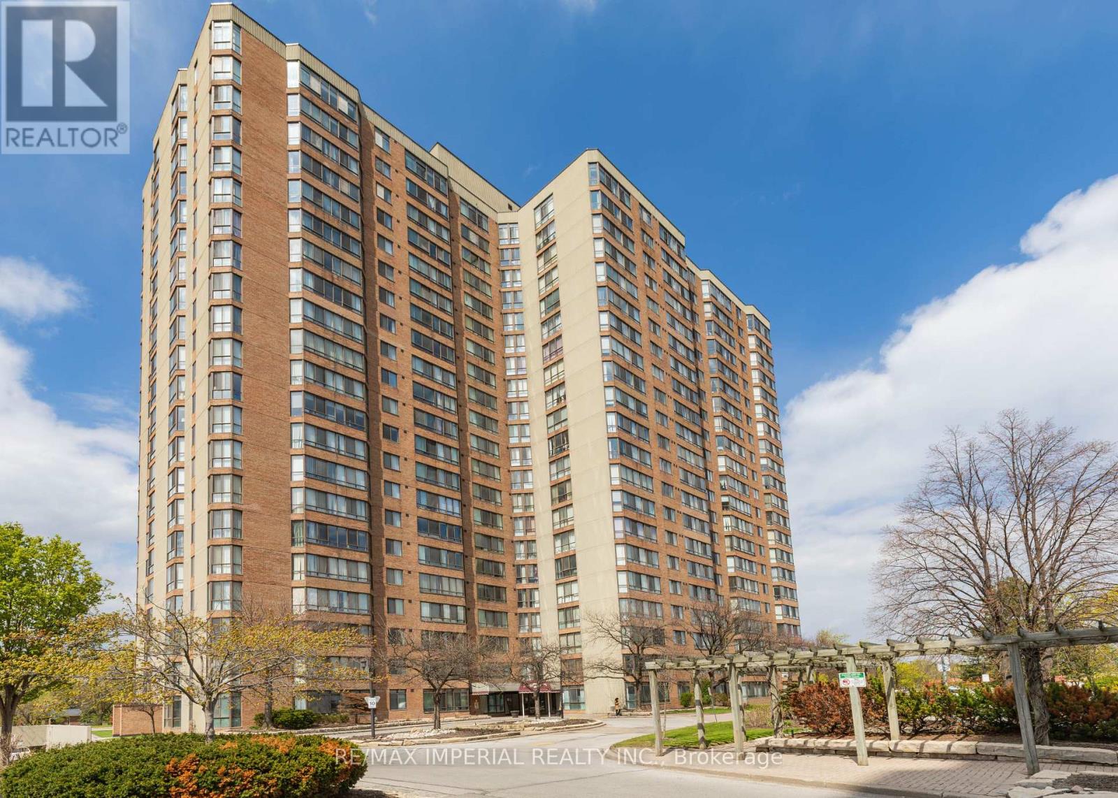 MLS® listing #29729292 for sale located at 2136 - 25 BAMBURGH CIRCLE