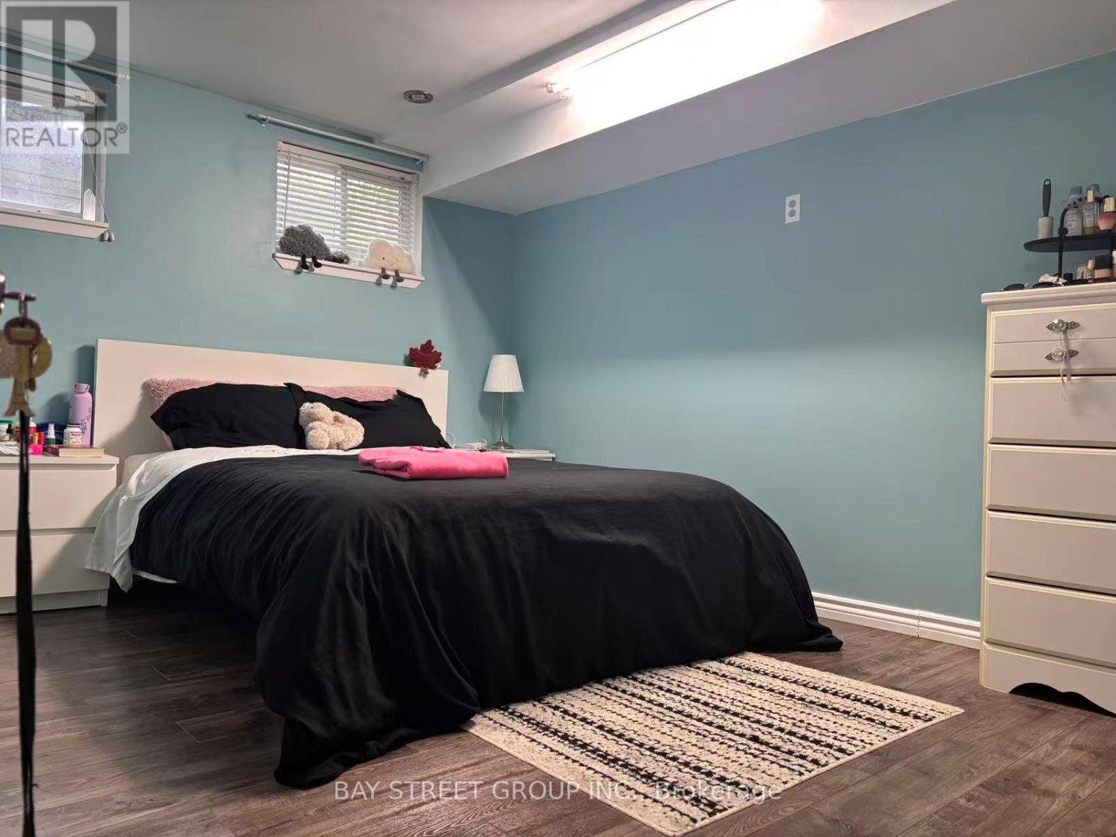 MLS® listing #29729420 for sale located at 35 CAIRNSIDE CRESCENT