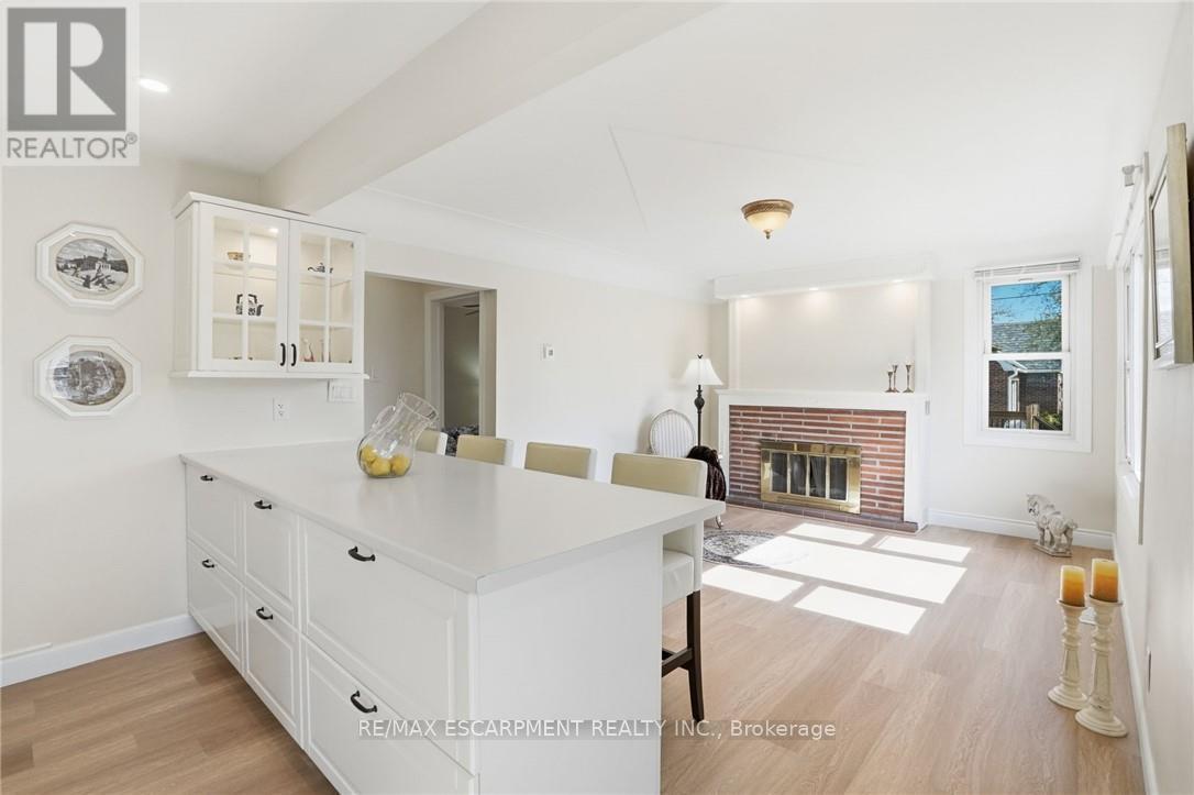 MLS® listing #29729470 for sale located at 894 GARTH STREET