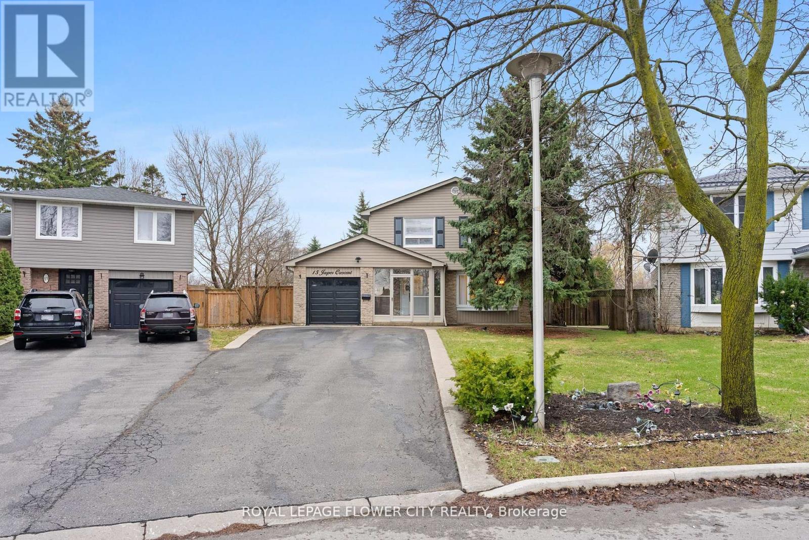MLS® listing #29729588 for sale located at 15 JASPER CRESCENT
