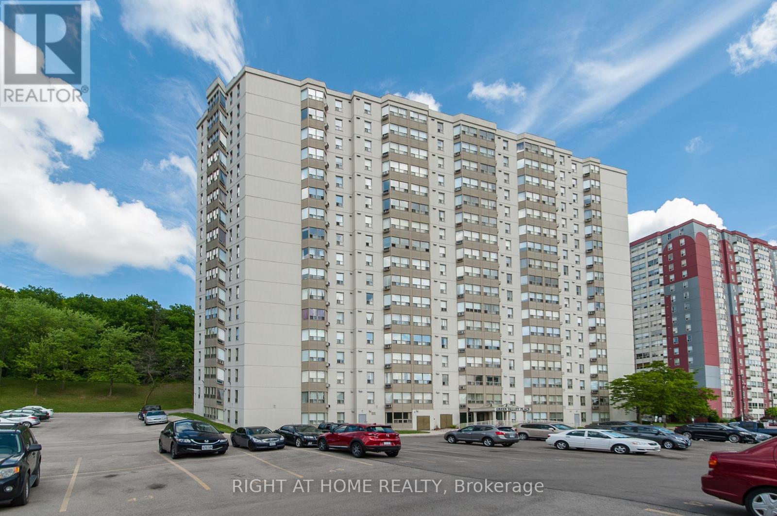 MLS® listing #29729736 for sale located at 1714 - 35 GREEN VALLEY DRIVE