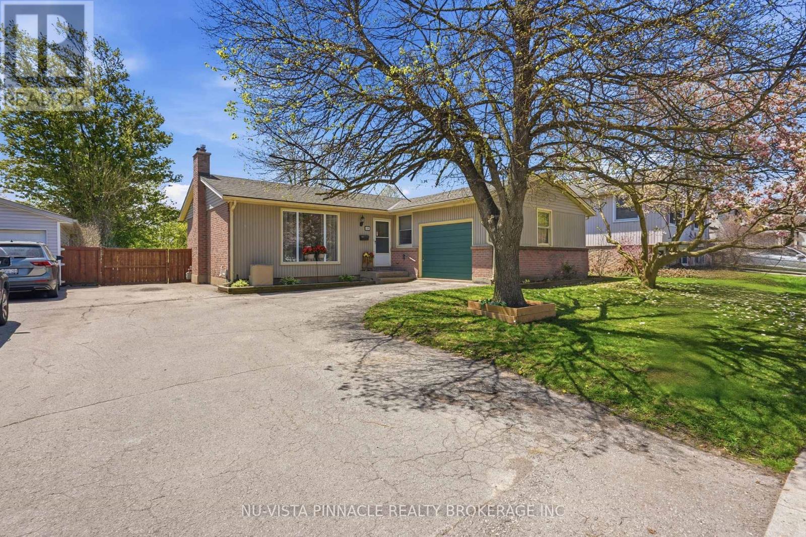 MLS® listing #29730193 for sale located at 109 BRIXHAM CRESCENT