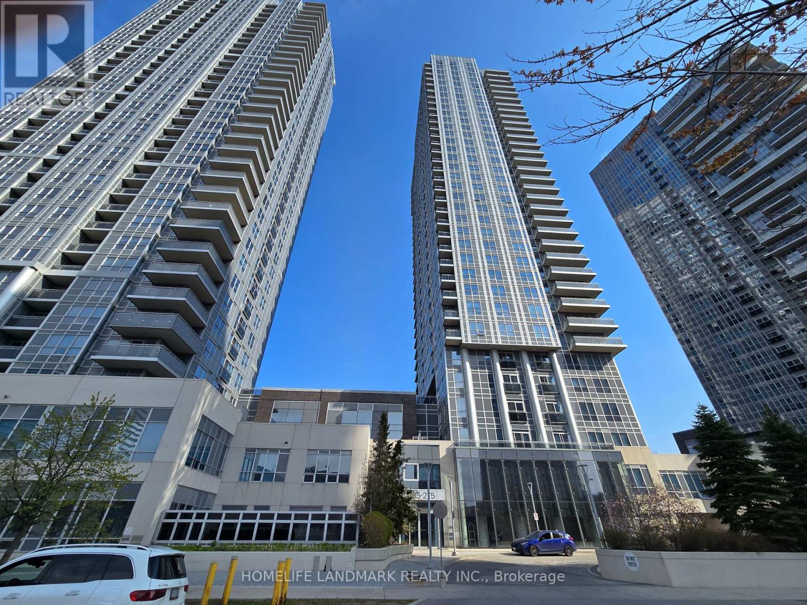 MLS® listing #29730202 for sale located at 1217 - 275 VILLAGE GREEN SQUARE