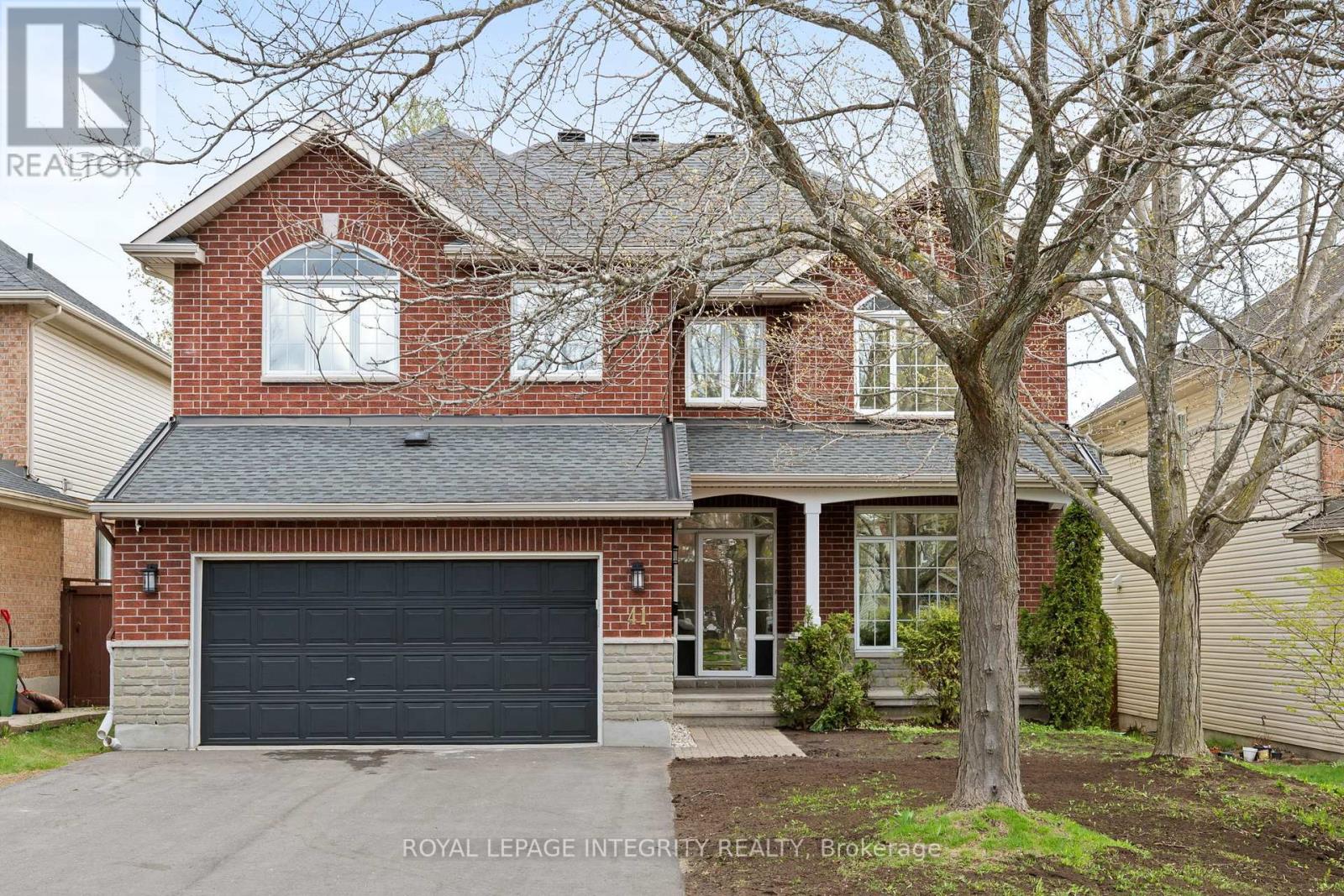 MLS® listing #29730307 for sale located at 41 BRAMBLEWOOD CRESCENT N