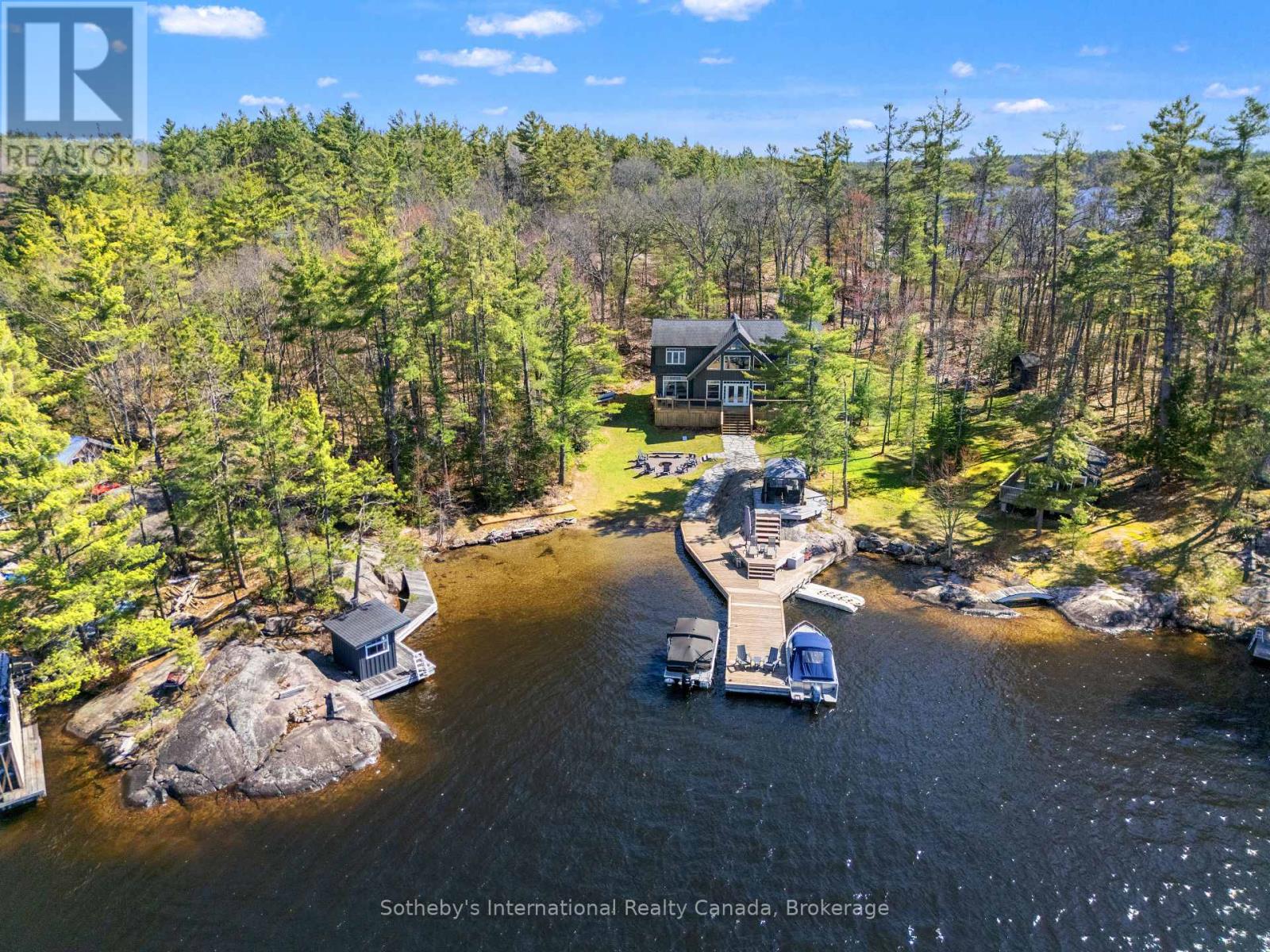 MLS® listing #29730496 for sale located at 2542 GO HOME LAKE SHORE