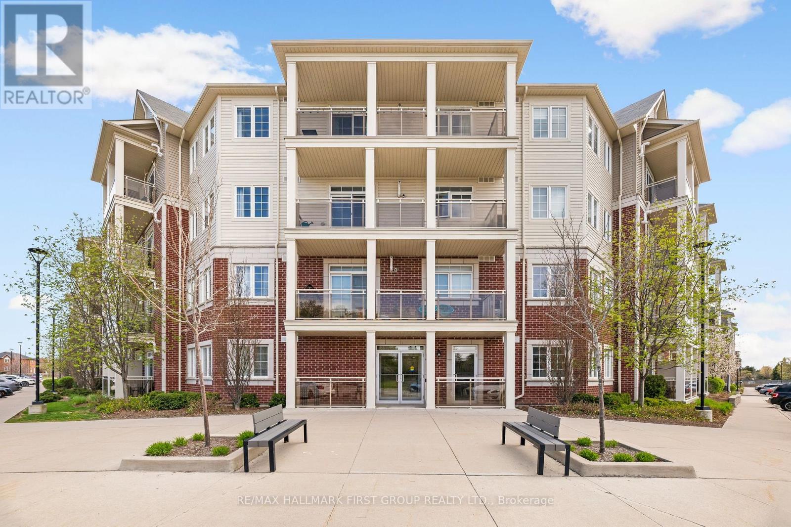 MLS® listing #29730613 for sale located at 111 - 80 ASPEN SPRINGS DRIVE